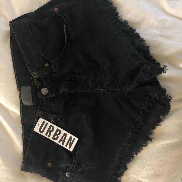 Distressed Levi’s denim shorts - Picture 2 of 2